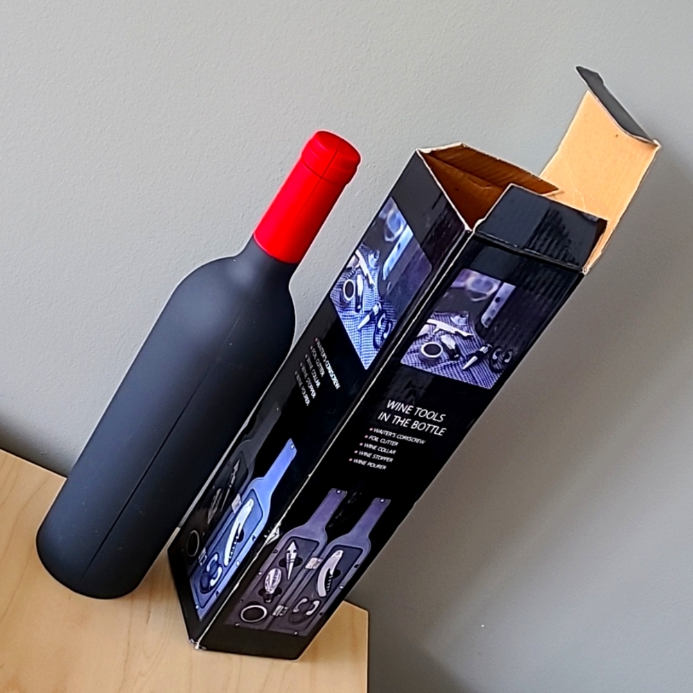 *closet clearout* 2/$20 NIB Wine tool set
